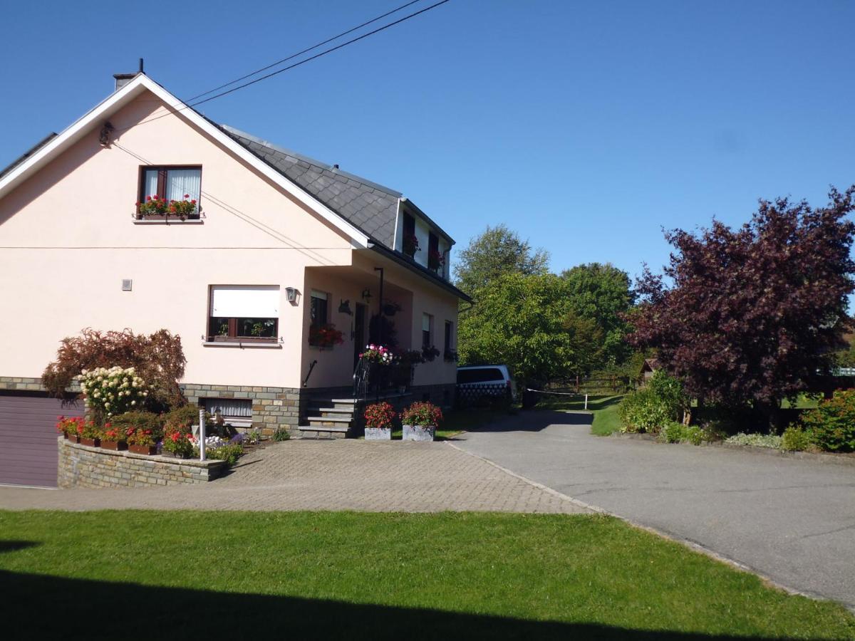 Eifel Lodge Butgenbach Exteriör bild