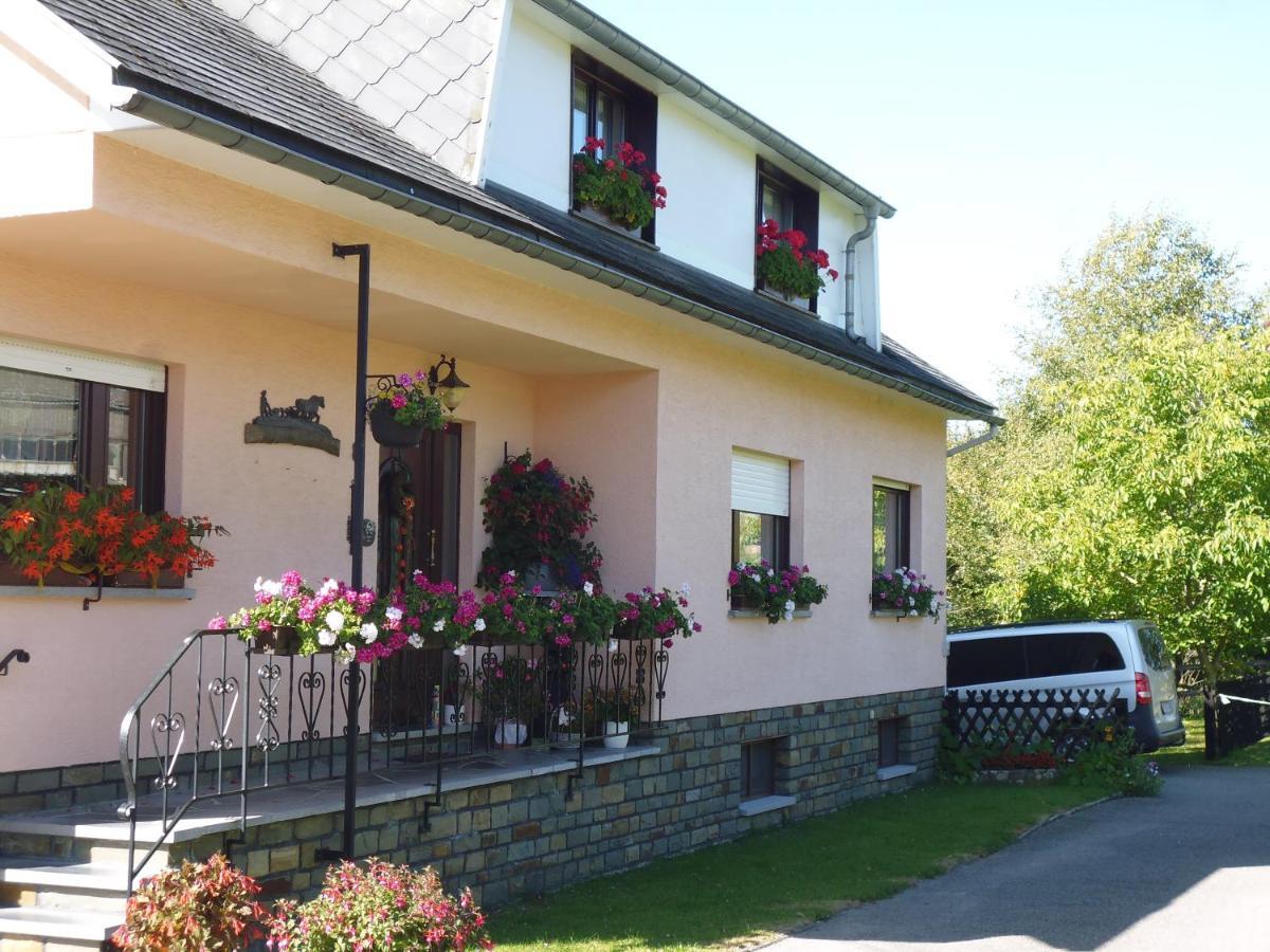 Eifel Lodge Butgenbach Exteriör bild